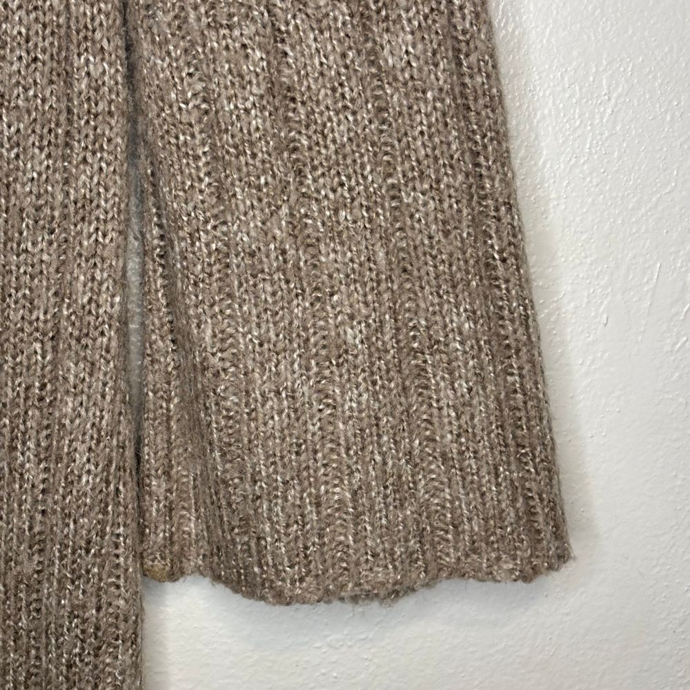 Linda Matthew's New York Large Tan Beige Bell Bottom Sleeves Long Sweater Knit - Picture 7 of 7